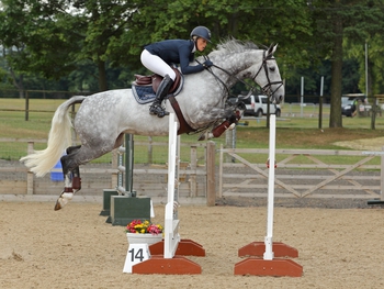 Annabel Shields wins the Connolly’s RED MILLS Senior Newcomers Second Round at the Scottish Summer Extravaganza